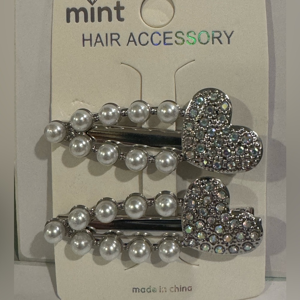 Girls Set of 2 Hair Clips Silver Tone Crystal Heart